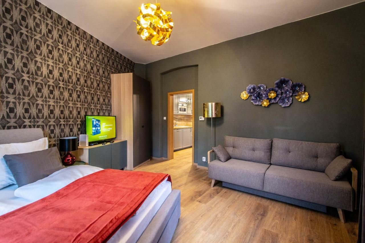 Ruterra Apartments By Cathedral Praha Bagian luar foto