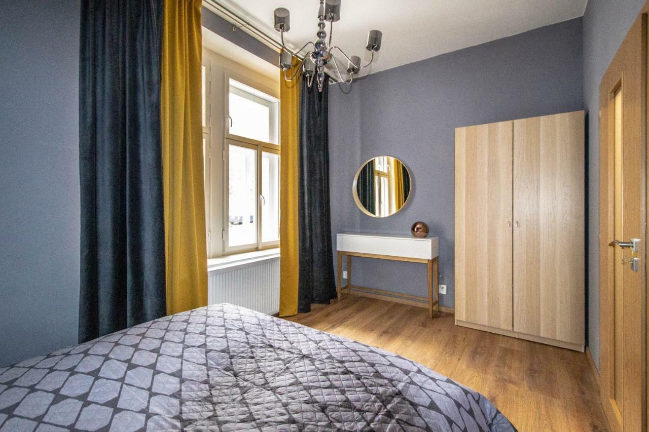 Ruterra Apartments By Cathedral Praha Bagian luar foto