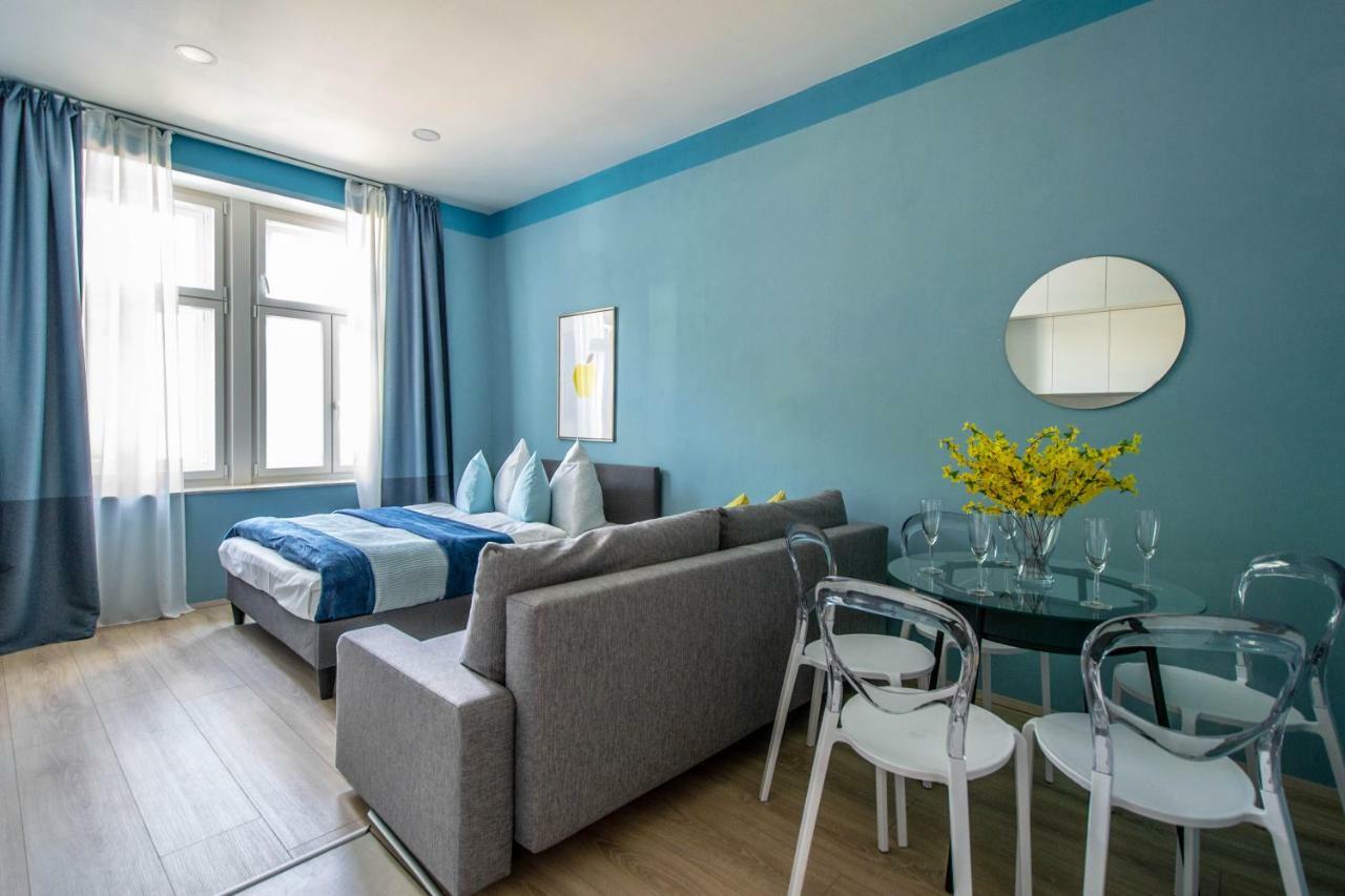 Ruterra Apartments By Cathedral Praha Bagian luar foto